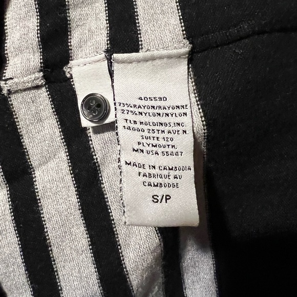 Leo & Nicole S Black & Grey Striped 3/4 Sleeve Cardi Sweater - Picture 3 of 7